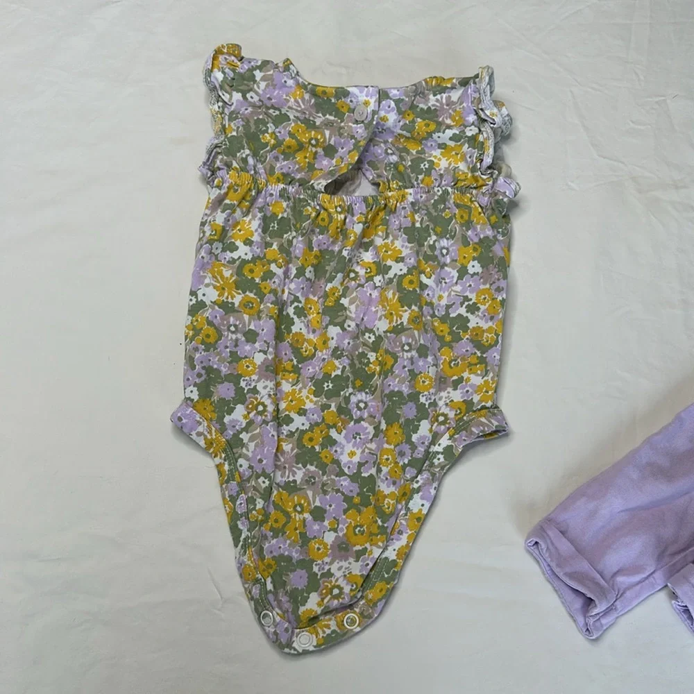 Carters size 9months set of 2 matching outfits Yellow and Purple Baby Outfit Set
